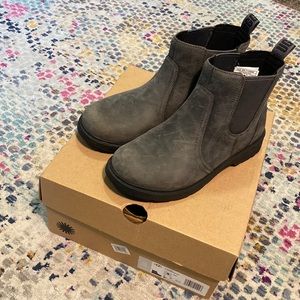 UGG Chelsea Boot